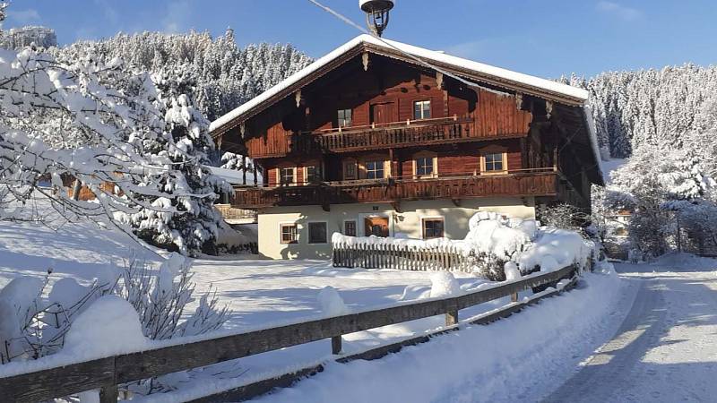 Das Haus Lederer im Schnee